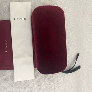 Gucci Authentic and Brand new Large size Set of Case cloth and pouch
